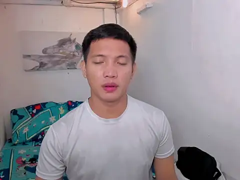 Snapshot of xSebastian19 chatting on December 2025 10:25:02 PM xSebastian19 online show from December 2025 10:25:02 PM