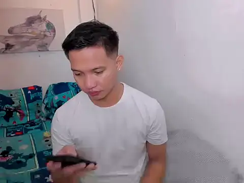 Snapshot of xSebastian19 chatting on December 2025 05:58:02 AM xSebastian19 online show from December 2025 05:58:02 AM