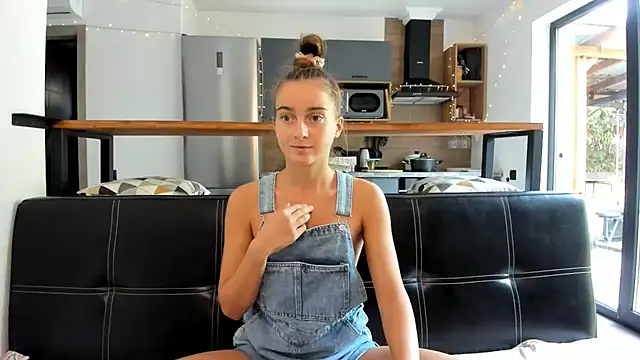 Snapshot of ElizSweet chatting on November 2025 09:09:02 AM ElizSweet online show from November 2025 09:09:02 AM