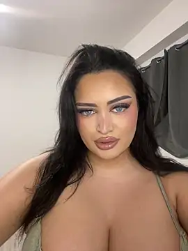 Snapshot of EmiliaPetrova chatting on November 2025 06:18:02 PM EmiliaPetrova online show from November 2025 06:18:02 PM
