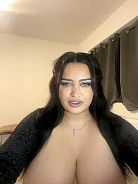 Snapshot of EmiliaPetrova chatting on November 2025 10:26:01 PM EmiliaPetrova online show from November 2025 10:26:01 PM