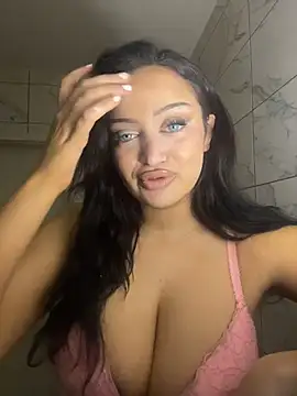 Snapshot of EmiliaPetrova chatting on March 2026 12:03:01 AM EmiliaPetrova online show from March 2026 12:03:01 AM