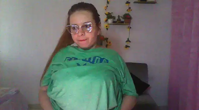Snapshot of lorenitabella chatting on March 2025 02:40:01 PM lorenitabella online show from March 2025 02:40:01 PM