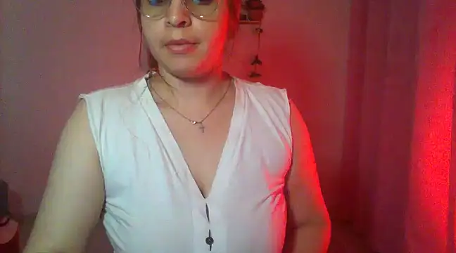 Snapshot of lorenitabella chatting on March 2025 12:34:01 PM lorenitabella online show from March 2025 12:34:01 PM