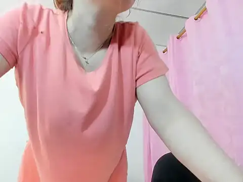 Snapshot of lorenitabella chatting on September 2025 09:14:02 PM lorenitabella online show from September 2025 09:14:02 PM