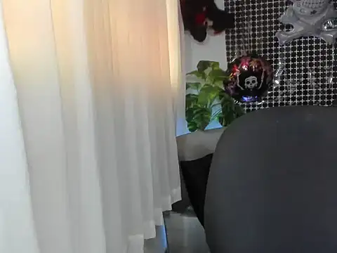 Snapshot of lorenitabella chatting on October 2025 09:16:02 PM lorenitabella online show from October 2025 09:16:02 PM