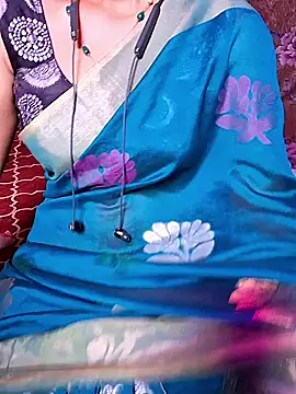 Snapshot of XBHUUME chatting on March 2026 05:19:02 PM XBHUUME online show from March 2026 05:19:02 PM