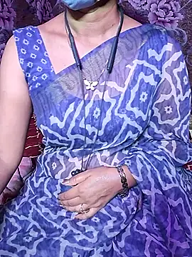 Snapshot of XBHUUME chatting on April 2026 04:51:02 PM XBHUUME online show from April 2026 04:51:02 PM