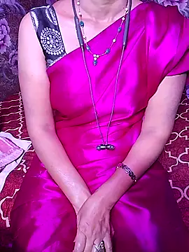 Snapshot of XBHUUME chatting on April 2026 04:56:01 PM XBHUUME online show from April 2026 04:56:01 PM