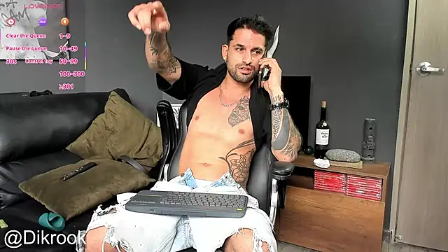 Snapshot of Davevilboy chatting on January 2025 03:29:02 PM Davevilboy online show from January 2025 03:29:02 PM