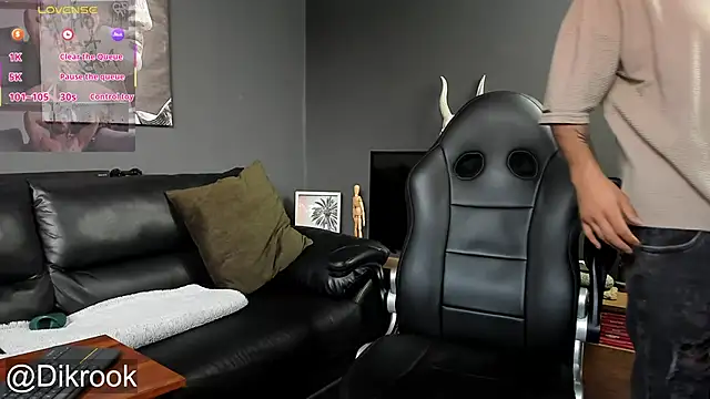 Snapshot of Davevilboy chatting on February 2025 12:22:02 PM Davevilboy online show from February 2025 12:22:02 PM