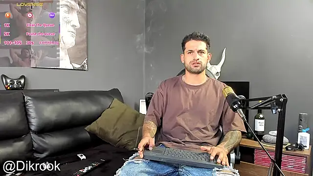 Snapshot of Davevilboy chatting on February 2025 12:05:02 PM Davevilboy online show from February 2025 12:05:02 PM