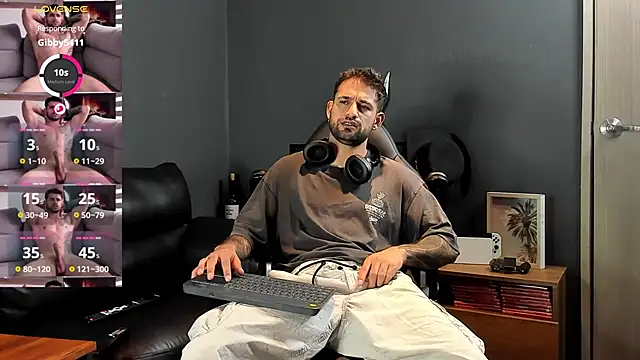 Snapshot of Davevilboy chatting on March 2025 12:13:01 PM Davevilboy online show from March 2025 12:13:01 PM