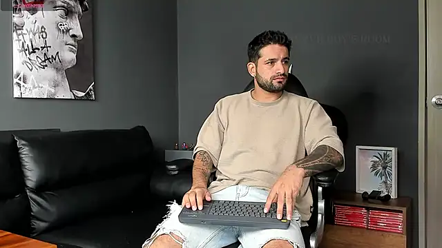 Snapshot of Davevilboy chatting on March 2025 12:14:02 PM Davevilboy online show from March 2025 12:14:02 PM