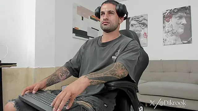 Snapshot of Davevilboy chatting on September 2025 12:50:02 PM Davevilboy online show from September 2025 12:50:02 PM