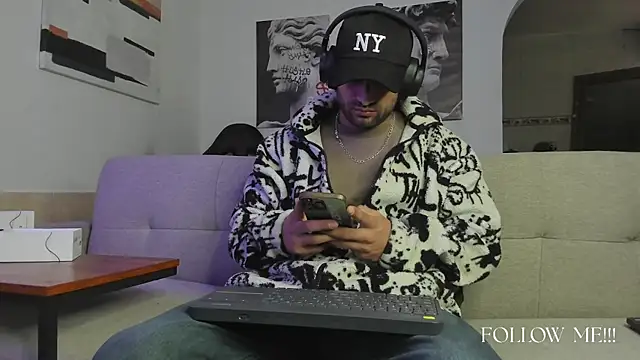 Snapshot of Davevilboy chatting on September 2025 01:47:02 PM Davevilboy online show from September 2025 01:47:02 PM