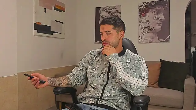 Snapshot of Davevilboy chatting on October 2025 02:04:02 PM Davevilboy online show from October 2025 02:04:02 PM