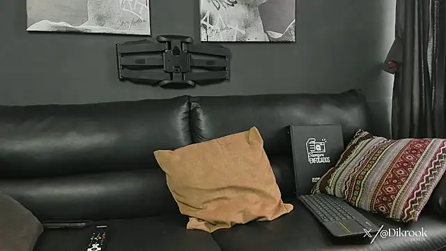 Snapshot of Davevilboy chatting on October 2025 01:02:02 PM Davevilboy online show from October 2025 01:02:02 PM