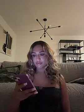 Snapshot of carminaurmommy chatting on December 2025 12:38:02 AM carminaurmommy online show from December 2025 12:38:02 AM