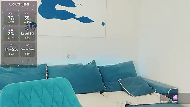 Snapshot of Born_to_Loveee chatting on February 2025 03:09:01 PM Born to Loveee online show from February 2025 03:09:01 PM