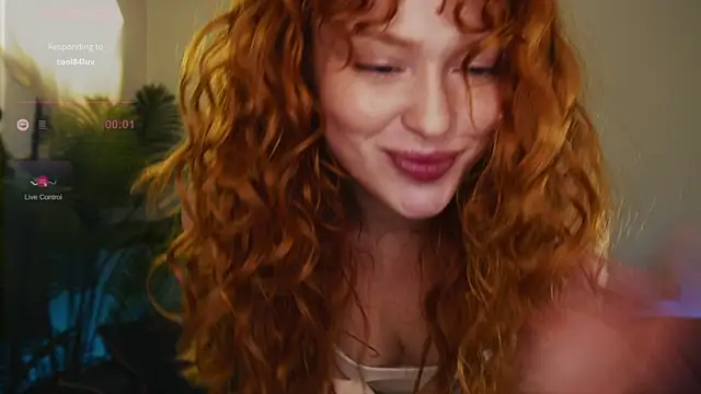 Snapshot of Born_to_Loveee chatting on November 2025 01:11:02 PM Born to Loveee online show from November 2025 01:11:02 PM