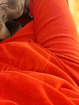 Snapshot of feet_toes chatting on April 2026 05:30:01 AM feet toes online show from April 2026 05:30:01 AM