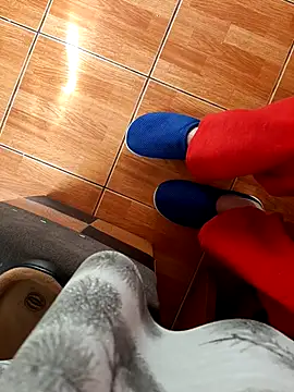 Snapshot of feet_toes chatting on May 2026 05:13:01 AM feet toes online show from May 2026 05:13:01 AM
