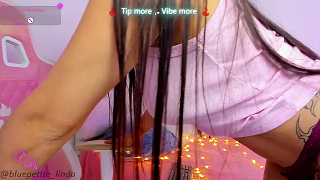 Snapshot of Blue_Petite chatting on March 2026 06:37:02 PM Blue Petite online show from March 2026 06:37:02 PM