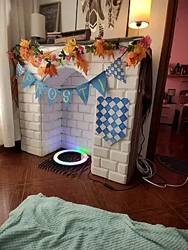 HunnyyLove online show from September 2025 05:36:01 PM