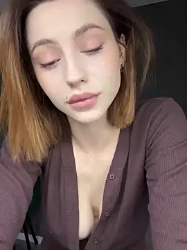 Camilla Railian online show from October 2025 02:43:02 AM