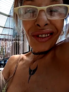 FrozenWaffle online show from December 2025 03:50:02 PM