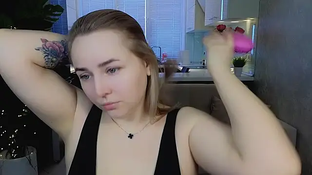 Snapshot of Mira_Mermayd chatting on March 2026 01:34:02 AM Mira Mermayd online show from March 2026 01:34:02 AM