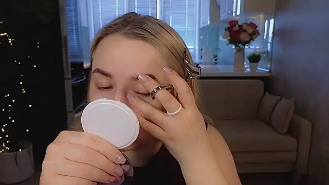 Snapshot of Mira_Mermayd chatting on March 2026 02:02:02 AM Mira Mermayd online show from March 2026 02:02:02 AM