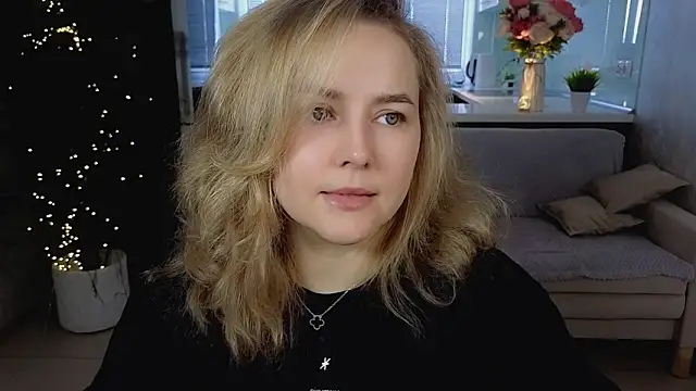 Snapshot of Mira_Mermayd chatting on April 2026 08:10:01 AM Mira Mermayd online show from April 2026 08:10:01 AM