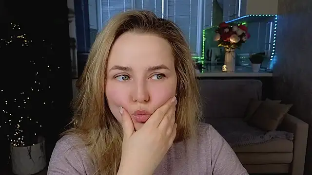 Snapshot of Mira_Mermayd chatting on April 2026 01:28:02 AM Mira Mermayd online show from April 2026 01:28:02 AM