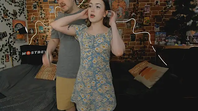 Snapshot of yamy_yamy_yamy chatting on December 2024 01:28:01 PM yamy yamy yamy online show from December 2024 01:28:01 PM