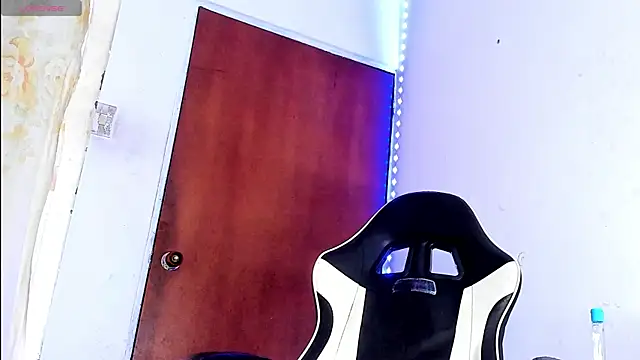 YeremiBrowm online show from December 2024 11:49:02 PM