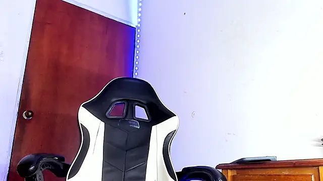 YeremiBrowm online show from February 2025 08:20:02 PM