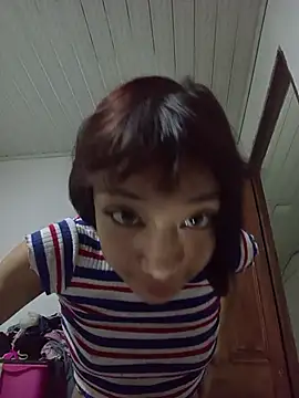 Snapshot of Karmakuro chatting on March 2026 01:01:02 AM Karmakuro online show from March 2026 01:01:02 AM