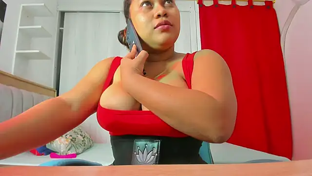 Lunastar02 online show from January 2026 05:27:02 PM