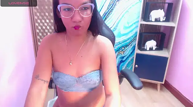 Amy Ronan online show from March 2025 03:17:02 PM