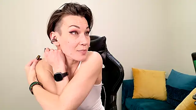 Snapshot of EveEnigma chatting on January 2025 07:53:02 PM EveEnigma online show from January 2025 07:53:02 PM