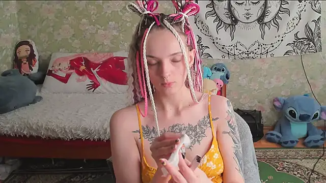 Snapshot of Cutie_Adelia chatting on June 2026 09:41:02 AM Cutie Adelia online show from June 2026 09:41:02 AM