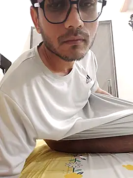 Snapshot of alex78265 chatting on November 2025 12:33:02 PM alex78265 online show from November 2025 12:33:02 PM