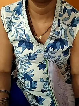 Snapshot of Diya_143 chatting on June 2026 05:07:01 AM Diya 143 online show from June 2026 05:07:01 AM