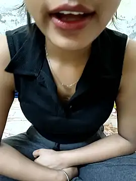 Snapshot of Nupur_69 chatting on February 2025 10:26:02 PM Nupur 69 online show from February 2025 10:26:02 PM