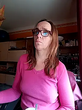 Snapshot of Dettybitch40 chatting on October 2025 10:56:02 AM Dettybitch40 online show from October 2025 10:56:02 AM