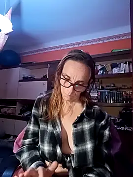 Snapshot of Dettybitch40 chatting on November 2025 07:59:01 PM Dettybitch40 online show from November 2025 07:59:01 PM