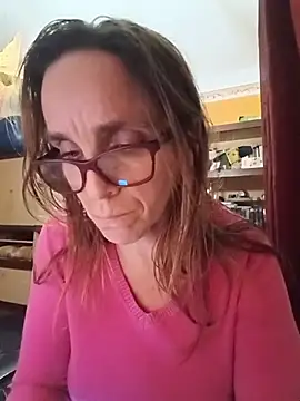 Snapshot of Dettybitch40 chatting on November 2025 04:17:01 PM Dettybitch40 online show from November 2025 04:17:01 PM