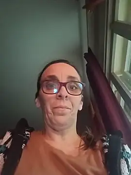 Snapshot of Dettybitch40 chatting on December 2025 01:15:01 PM Dettybitch40 online show from December 2025 01:15:01 PM